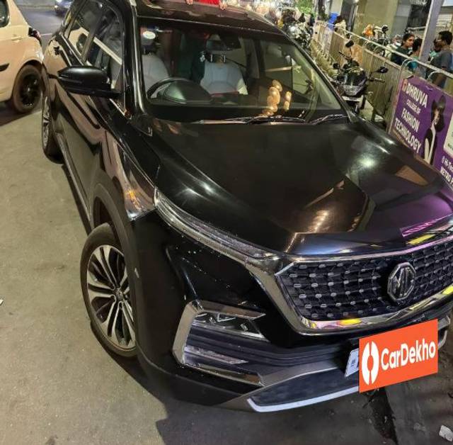 https://images10.gaadi.com/usedcar_image/3624269/original/processed_aa8ac0be-05b8-41a8-8a66-51da9dffc12c.jpeg?imwidth=6400