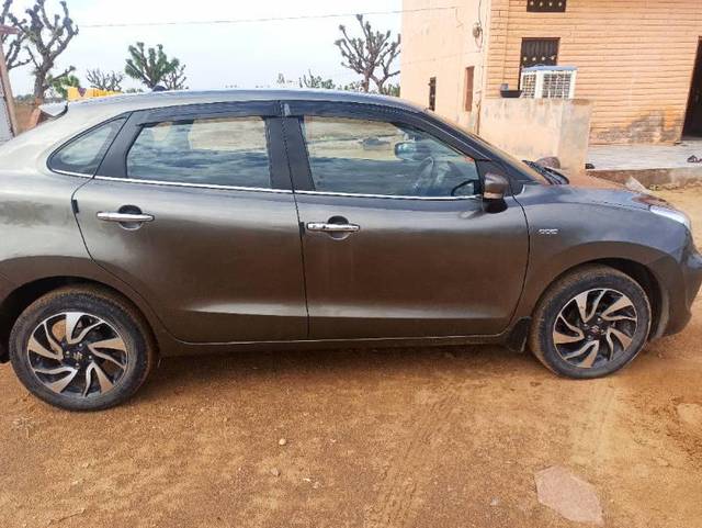 https://images10.gaadi.com/usedcar_image/3624342/original/processed_7cad9fe4-6bcb-4d55-a917-567458e88789.jpg?imwidth=6401