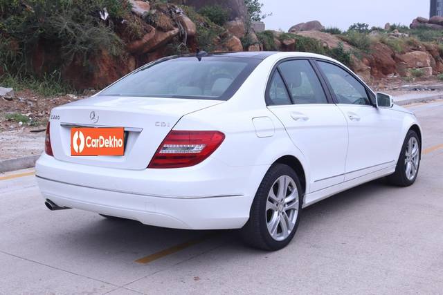 https://images10.gaadi.com/usedcar_image/3624493/original/processed_img2892585__used_car_2892585_1697485107.jpg?imwidth=6402