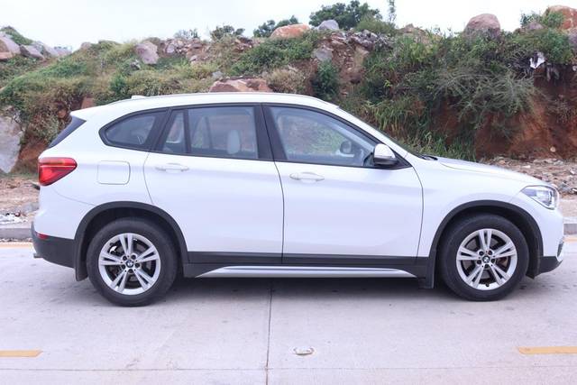 https://images10.gaadi.com/usedcar_image/3624495/original/img2892587__used_car_2892587_1697485461.jpg?imwidth=6401