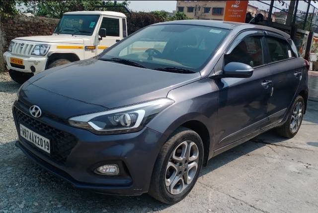 https://images10.gaadi.com/usedcar_image/3624572/original/560133__cover_image-20230311164241.jpg?imwidth=6400