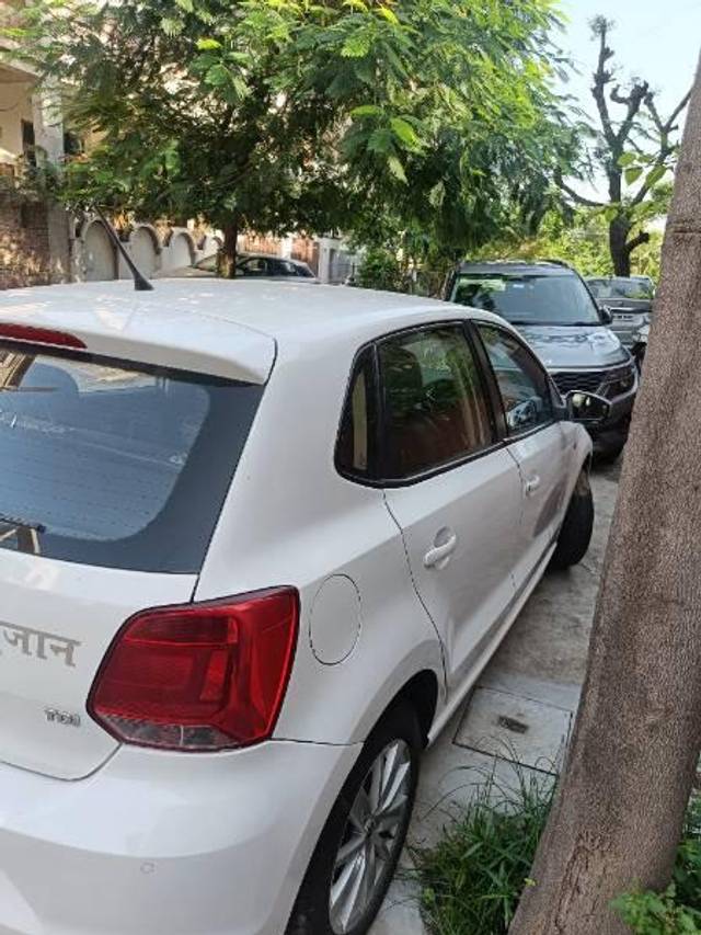 https://images10.gaadi.com/usedcar_image/3624595/original/processed_2b58b6f6-4e05-413c-9d18-958aeb626070.jpg?imwidth=6401