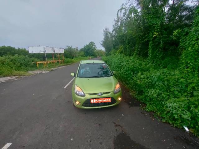 https://images10.gaadi.com/usedcar_image/3624711/original/processed_8ee40cf9-b7dc-4de0-8aef-01570e5c5691.jpg?imwidth=6402