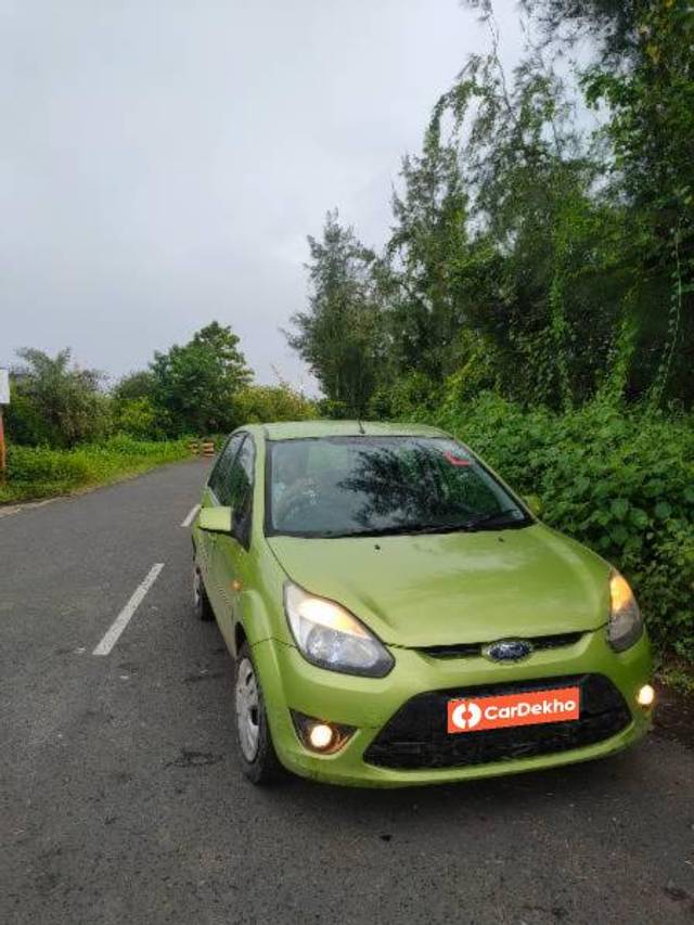https://images10.gaadi.com/usedcar_image/3624711/original/processed_9da0c85d-6eb1-45fa-9644-d5472b5c6844.jpg?imwidth=6400