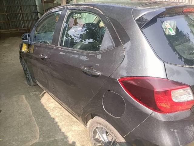 https://images10.gaadi.com/usedcar_image/3624793/original/processed_f5aa05eb-d0b3-4e1c-83c2-f2160f3d2105.jpg?imwidth=6402
