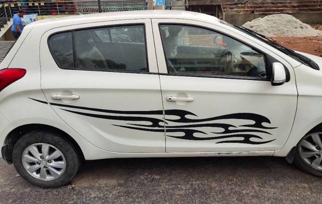 https://images10.gaadi.com/usedcar_image/3625022/original/processed_2a9d65d8-5a61-4bfc-8394-1d09dc0cbdfb.jpg?imwidth=6401
