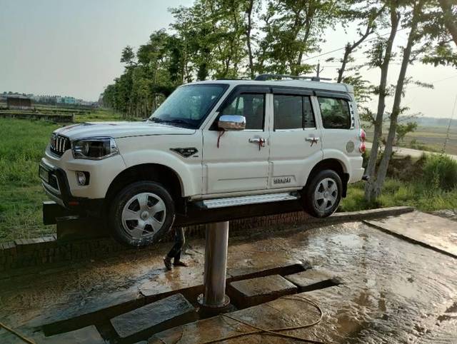 https://images10.gaadi.com/usedcar_image/3625300/original/processed_0b5494c6-403e-4674-b1bb-4fa816d3ca39.jpg?imwidth=6401