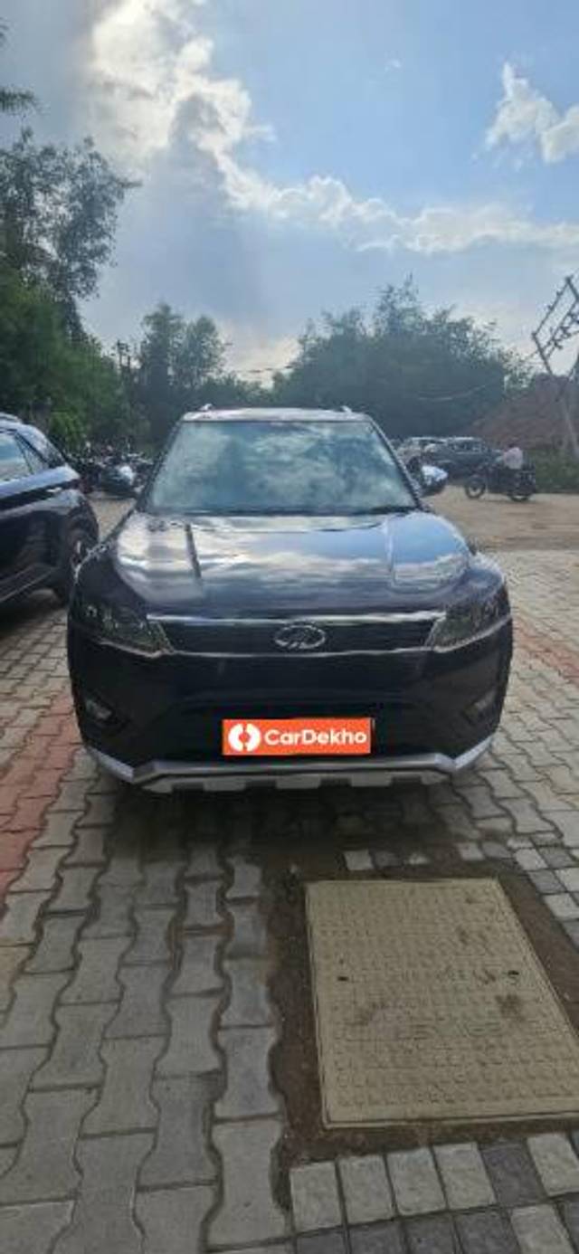 https://images10.gaadi.com/usedcar_image/3625307/original/processed_1962dec8-4628-4688-b25f-e535b84f6d07.jpg?imwidth=6400