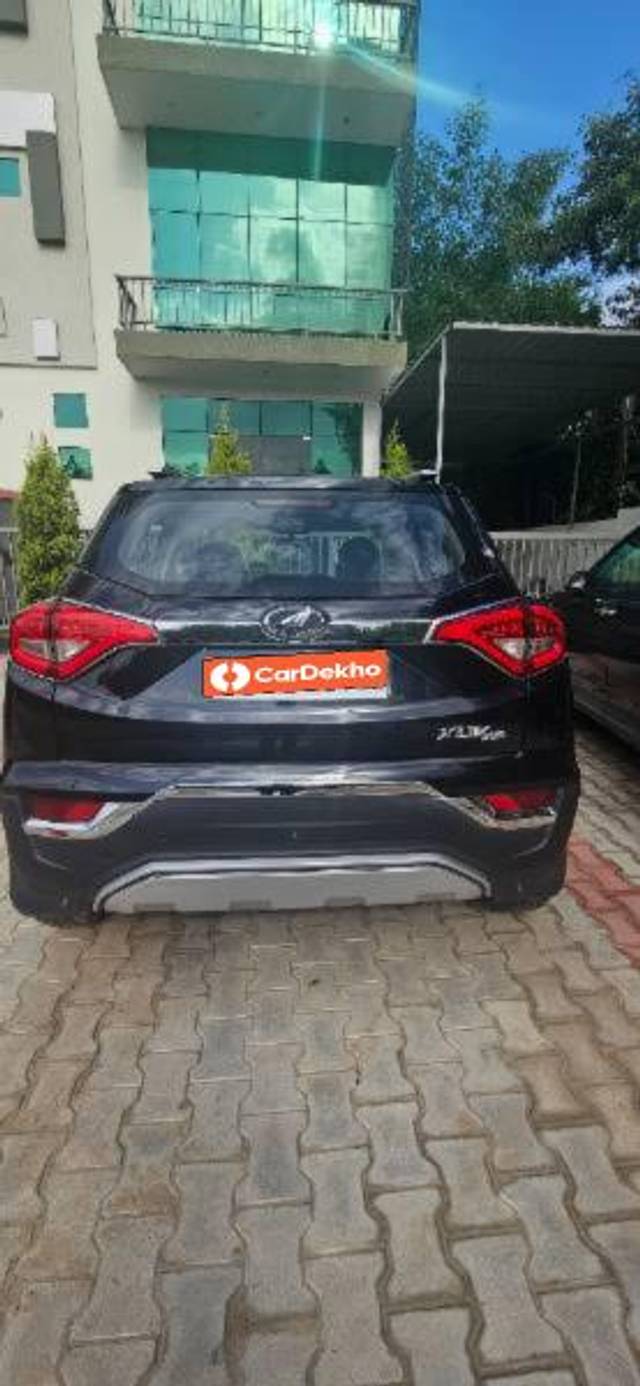 https://images10.gaadi.com/usedcar_image/3625307/original/processed_ddaa1794-5f8b-4e88-b363-38cb2269c04c.jpg?imwidth=6402