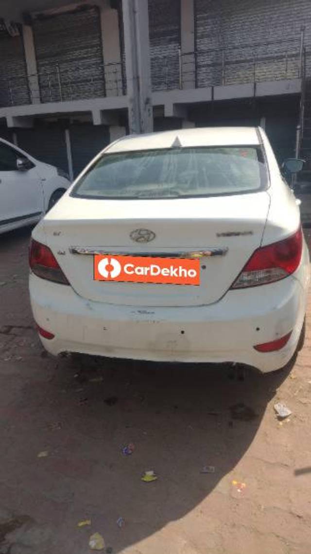 https://images10.gaadi.com/usedcar_image/3625337/original/processed_13bec59f-556b-4f7b-9242-8cfc708e3888.jpeg?imwidth=6402