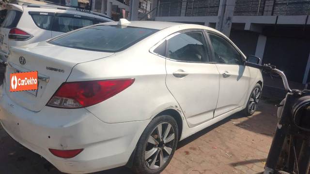https://images10.gaadi.com/usedcar_image/3625337/original/processed_6d3ffa98-d7dc-4b62-8fff-ff47c9e080b6.jpeg?imwidth=6401