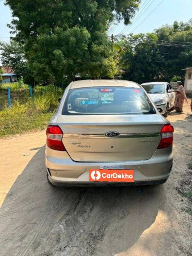 https://images10.gaadi.com/usedcar_image/3625499/original/processed_df3091e2-6d7c-4dc8-81e3-73b34ff942b1.jpeg?imwidth=6401