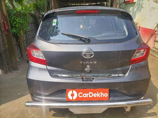 https://images10.gaadi.com/usedcar_image/3625561/original/processed_837a16cd-6d69-417b-a378-22204fbd33bb.jpg?imwidth=6401