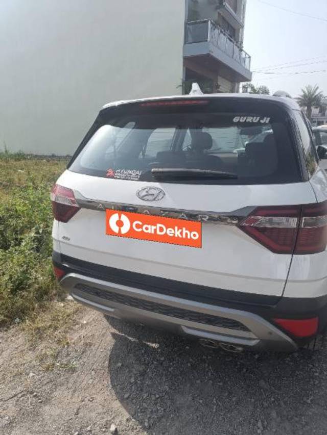 https://images10.gaadi.com/usedcar_image/3625611/original/processed_08356303-7f60-4074-85dc-838a51f407c2.jpg?imwidth=6401