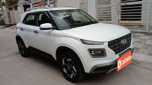 https://images10.gaadi.com/usedcar_image/3625622/original/processed_img2893207__used_car_2893207_1697544454.jpg?imwidth=6400