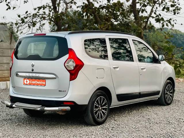 https://images10.gaadi.com/usedcar_image/3625631/original/processed_dc1bc801-1a01-4b99-aa8d-2d6d0ffd228e.jpg?imwidth=6402