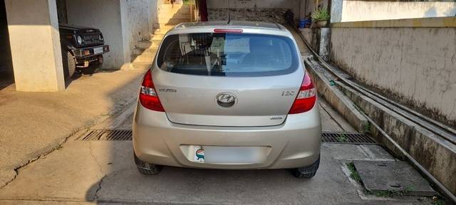 https://images10.gaadi.com/usedcar_image/3625768/original/10__VCC_1802386_96_1696940801.jpg?imwidth=6402