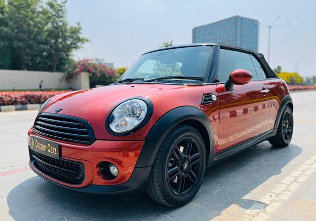 https://images10.gaadi.com/usedcar_image/3625839/original/img2893319__used_car_2893319_1697608396.jpg?imwidth=6400
