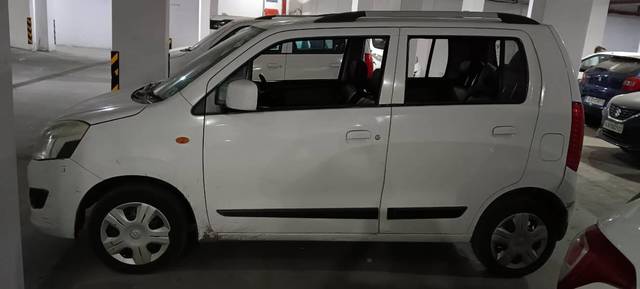 https://images10.gaadi.com/usedcar_image/3626036/original/processed_4265e82f-2abb-4d01-ab4b-80fc19c50127.jpg?imwidth=6402