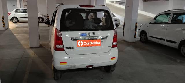 https://images10.gaadi.com/usedcar_image/3626036/original/processed_f4965776-7683-404a-b3b2-acab7f0466cf.jpg?imwidth=6401