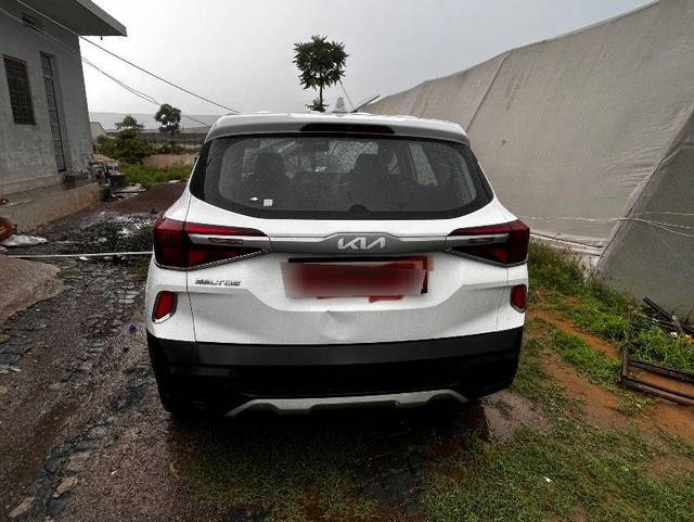 https://images10.gaadi.com/usedcar_image/3626044/original/processed_578db353-e5d0-439a-80bd-2403384c49ba.jpeg?imwidth=6402