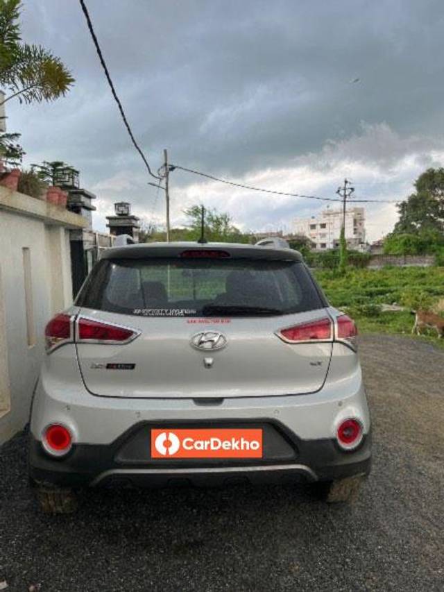 https://images10.gaadi.com/usedcar_image/3626065/original/processed_a6eb0adb-548d-4d06-9623-123fe9f4c3fd.jpeg?imwidth=6402