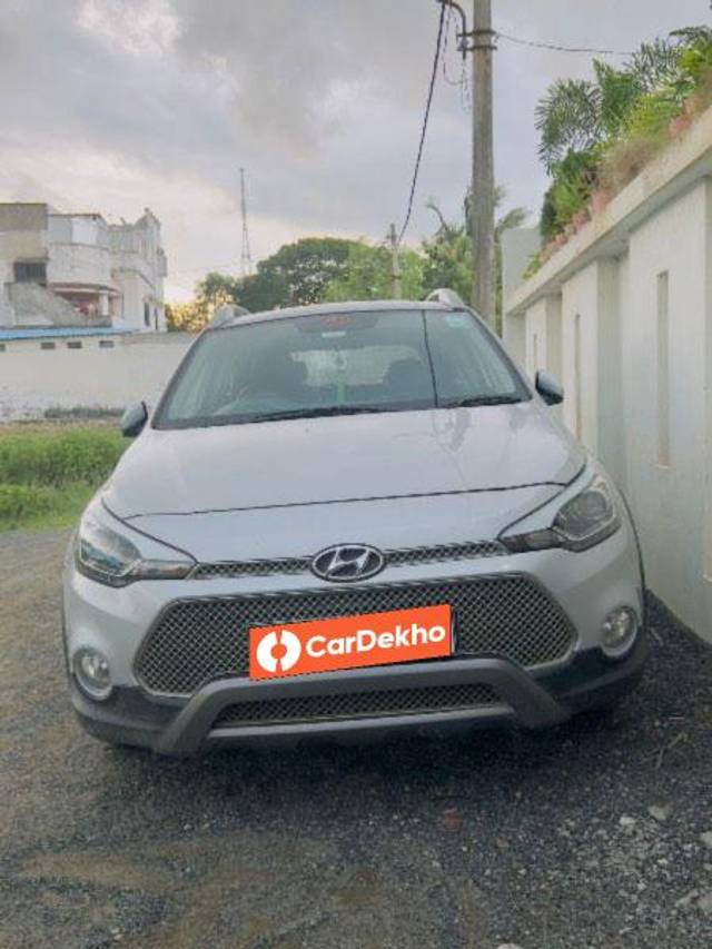 https://images10.gaadi.com/usedcar_image/3626065/original/processed_a9ecc9f4-4176-4a86-ae57-8ea28b70ae83.jpeg?imwidth=6400