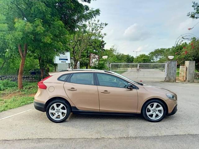 https://images10.gaadi.com/usedcar_image/3626105/original/processed_fd40e4da-d41e-4183-affe-974002eb063e.jpeg?imwidth=6401