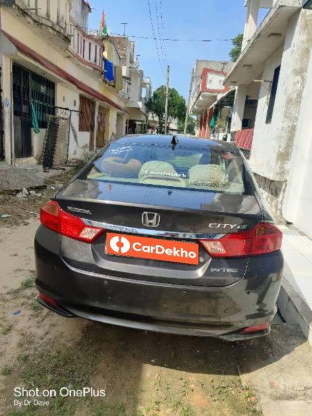 https://images10.gaadi.com/usedcar_image/3626122/original/processed_24e1264f-e658-4c7c-ac9c-bab99ec65a08.jpg?imwidth=6401