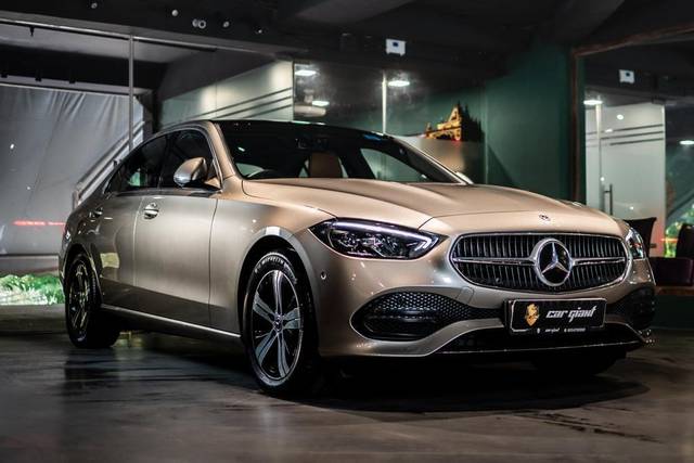 https://images10.gaadi.com/usedcar_image/3626141/original/processed_img2893365__usedcar_56c106bc_307a_4389_ba41_8541c97efc39_6131697569047_1697569071.jpeg?imwidth=6400