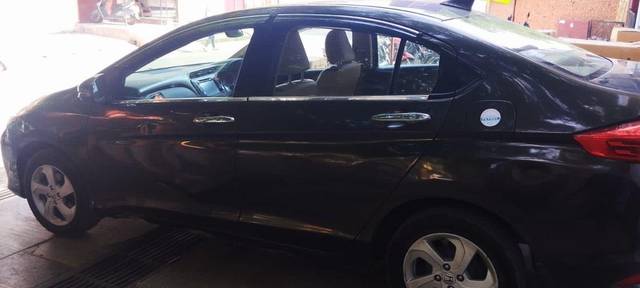 https://images10.gaadi.com/usedcar_image/3626162/original/processed_9b931230-6ac4-4ef3-8e9a-30dbb63c5adc.jpeg?imwidth=6401