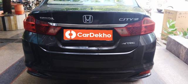 https://images10.gaadi.com/usedcar_image/3626163/original/processed_239814cf-3789-4e66-9e50-8aa9b406fd29.jpeg?imwidth=6402