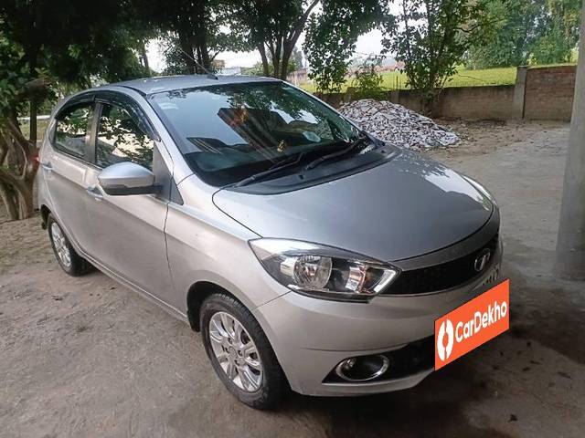 https://images10.gaadi.com/usedcar_image/3626267/original/processed_2b54ff99-3ea0-4180-9d29-a251a464fb54.jpg?imwidth=6400