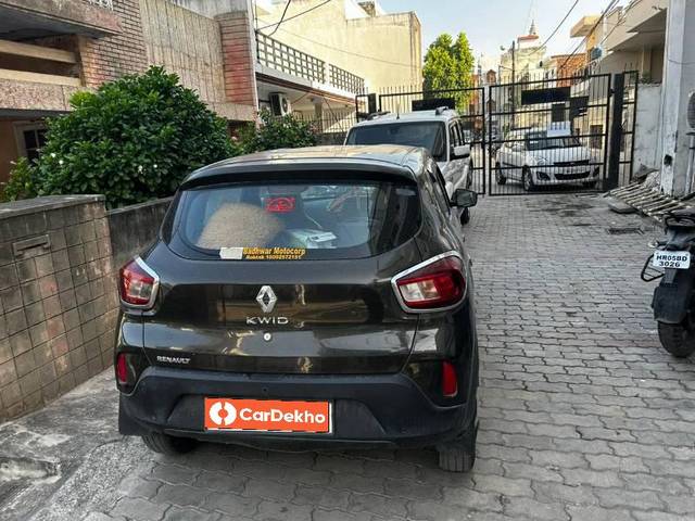 https://images10.gaadi.com/usedcar_image/3626304/original/processed_bbd7db87-583f-4755-b0f3-416efa17d382.jpg?imwidth=6402