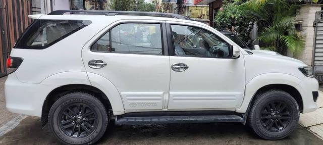 https://images10.gaadi.com/usedcar_image/3626372/original/processed_831ac999-b2ce-492f-ad29-9f232b80dc97.jpg?imwidth=6401