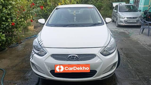 https://images10.gaadi.com/usedcar_image/3626401/original/processed_e7e51965-f99a-4f0f-89ba-60581412a234.jpg?imwidth=6400