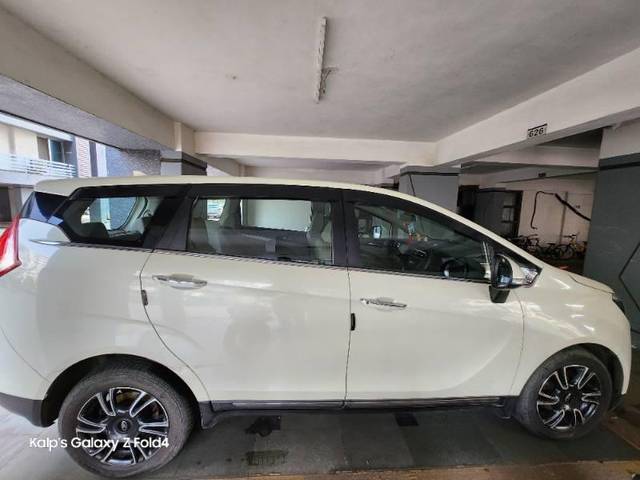https://images10.gaadi.com/usedcar_image/3626415/original/processed_24145834-31d3-4ce8-bf2a-2ee3238c00f9.jpg?imwidth=6401