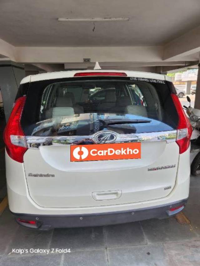 https://images10.gaadi.com/usedcar_image/3626415/original/processed_5111af8c-ec97-452f-ac98-7aa395f13ca6.jpg?imwidth=6402