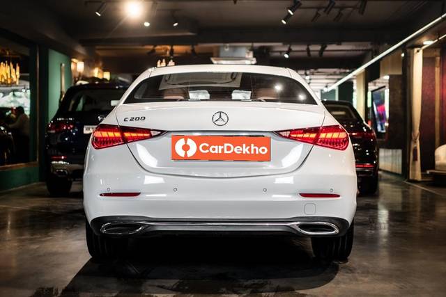 https://images10.gaadi.com/usedcar_image/3626493/original/processed_img2893451__usedcar_518ec4f5_ab89_4e7e_bc53_b6dd693aeb73_6131697608729_1697608743.jpeg?imwidth=6402