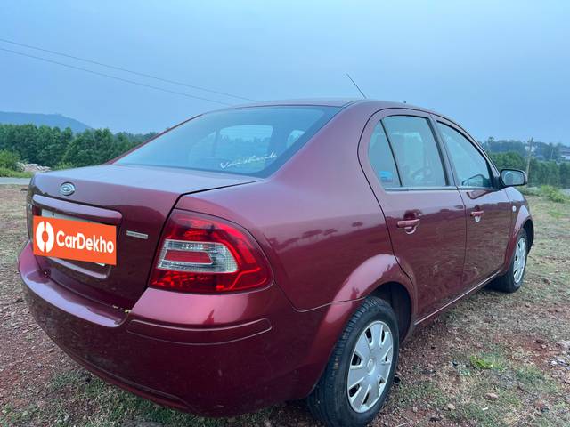 https://images10.gaadi.com/usedcar_image/3626632/original/processed_de975430-1bff-49d6-a3c9-78f465f263a0.jpg?imwidth=6402