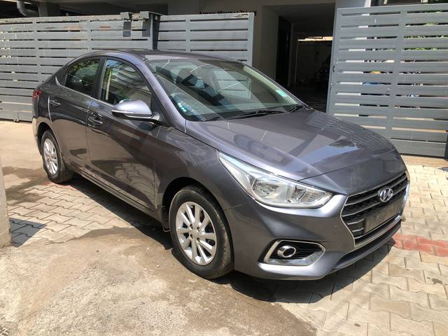 https://images10.gaadi.com/usedcar_image/3626699/original/img2893601__used_car_2893601_1697612588.jpg?imwidth=6400