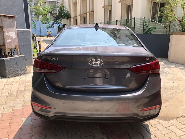 https://images10.gaadi.com/usedcar_image/3626699/original/processed_img2893601__used_car_2893601_1697612586.jpg?imwidth=6401