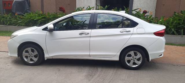 https://images10.gaadi.com/usedcar_image/3626861/original/11__VCC_IMG_1697006272619_1802681_95_1697006880.jpg?imwidth=6401