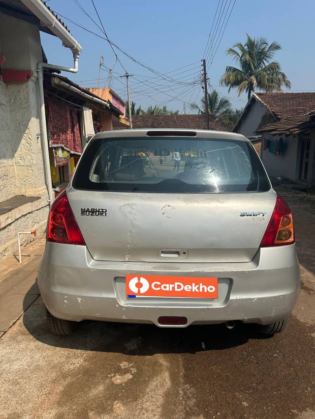 https://images10.gaadi.com/usedcar_image/3626928/original/processed_56f04fc6-2cfd-41aa-9e49-c5a2b38b9e79.jpeg?imwidth=6402