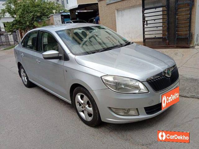 https://images10.gaadi.com/usedcar_image/3626998/original/processed_img2893795__used_car_2893795_1697620455.jpg?imwidth=6400