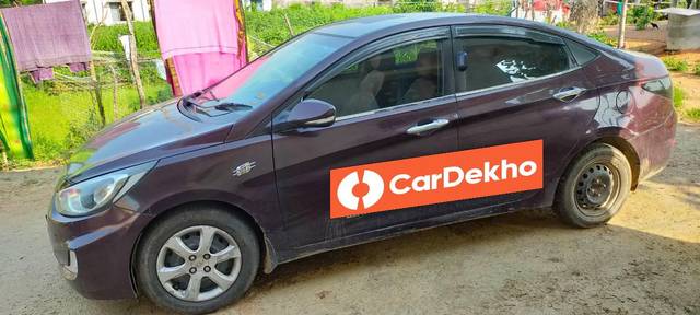 https://images10.gaadi.com/usedcar_image/3627507/original/processed_7a9039c8-111d-4121-b20e-6aa7aaefa8f8.jpg?imwidth=6401