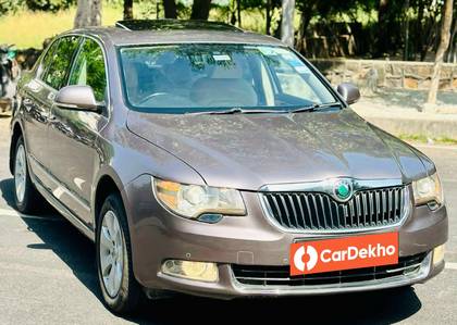 Skoda Superb Elegance 1.8 TSI AT Skoda Superb Elegance 1.8 TSI AT