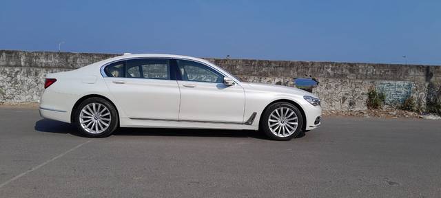 https://images10.gaadi.com/usedcar_image/3627786/original/img2894527__used_car_2894527_1697625045.jpg?imwidth=6401