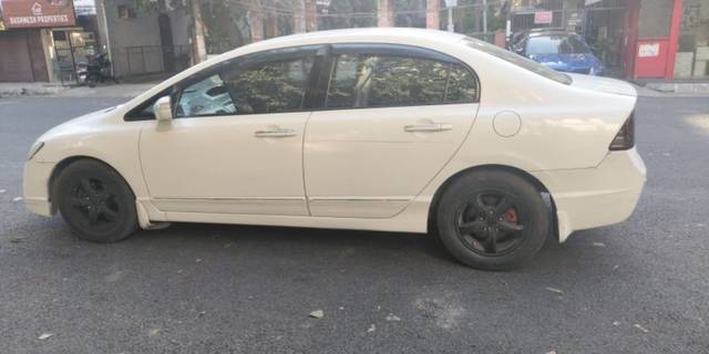 https://images10.gaadi.com/usedcar_image/3628054/original/11__VCC_IMG_1697022673096_1802952_95_1697023029.jpg?imwidth=6401