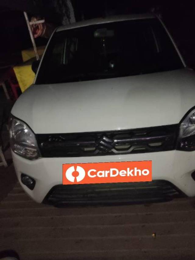 https://images10.gaadi.com/usedcar_image/3628481/original/processed_ee181a48-46ef-482a-a708-e081ba194f29.jpg?imwidth=6400